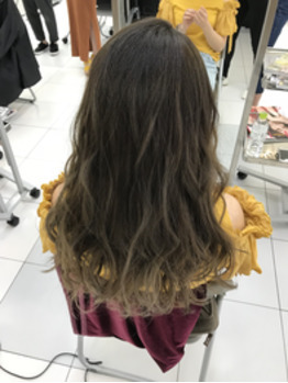 グラデーションカラーでグレージュ系に!!_20180802_4